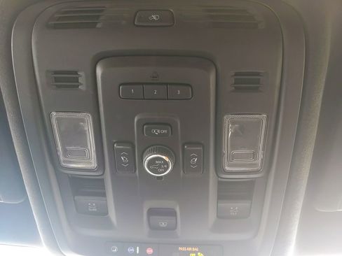 Used 2023 Cadillac Escalade ESV V AWD/4WD image 38