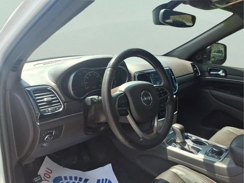 Used 2019 Jeep Grand Cherokee Overland AWD/4WD image 13