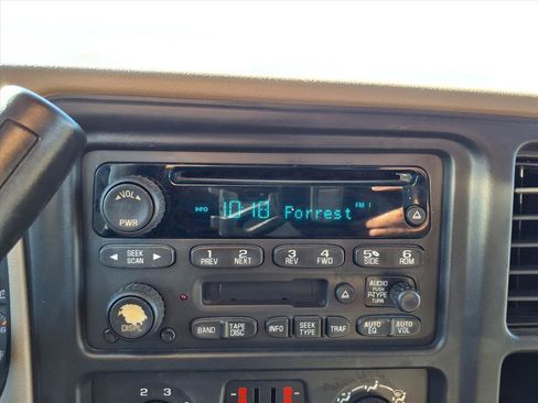 Used 2004 Chevrolet Suburban LS w/ Preferred Equipment Group image 5