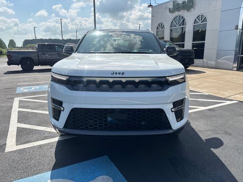 New 2026 Jeep Grand Wagoneer Summit AWD/4WD image 4