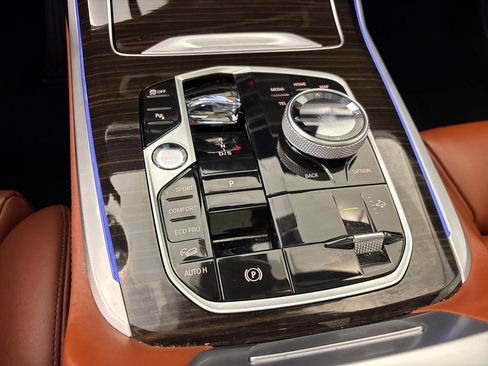 Certified 2024 BMW X7 xDrive40i image 15