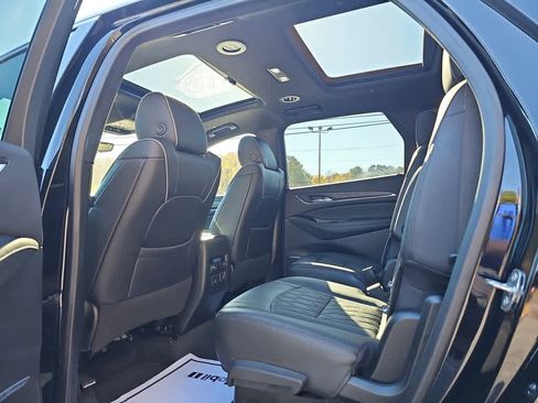 Used 2022 Buick Enclave Avenir image 27