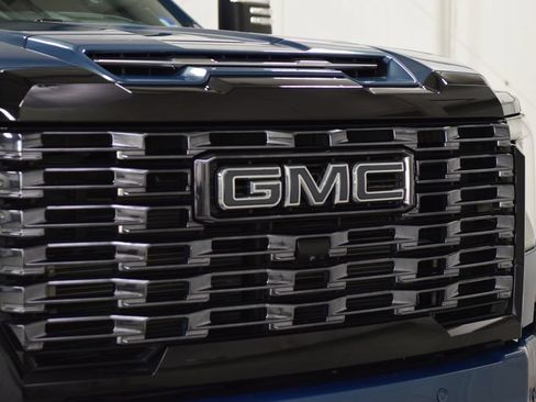 Used 2025 GMC Sierra 2500 Denali Ultimate AWD/4WD image 10