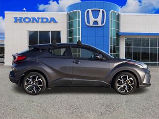 Used 2021 Toyota C-HR XLE video 2