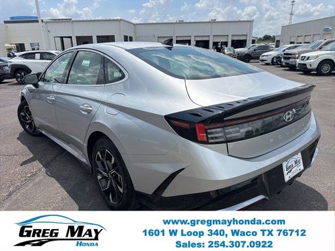 Used 2025 Hyundai Sonata SEL FWD image 3