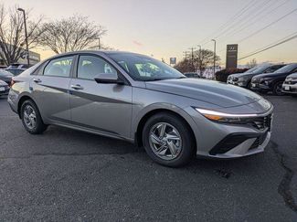 New 2026 Hyundai Elantra SE video 2