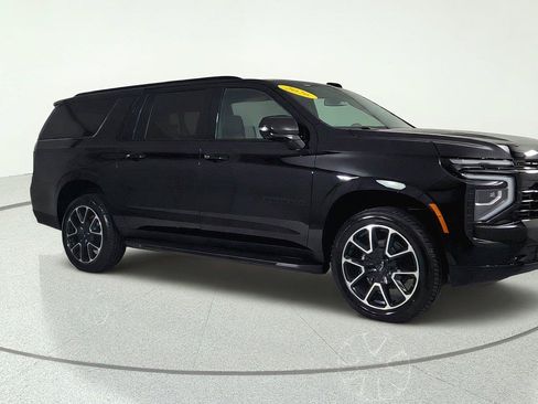 New 2026 Chevrolet Suburban RST w/ Comfort Package AWD/4WD image 8