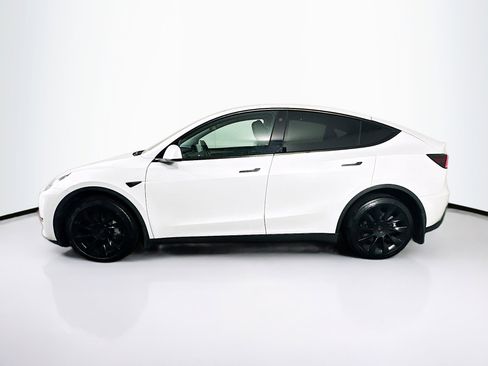 Used 2023 Tesla Model Y Long Range image 4