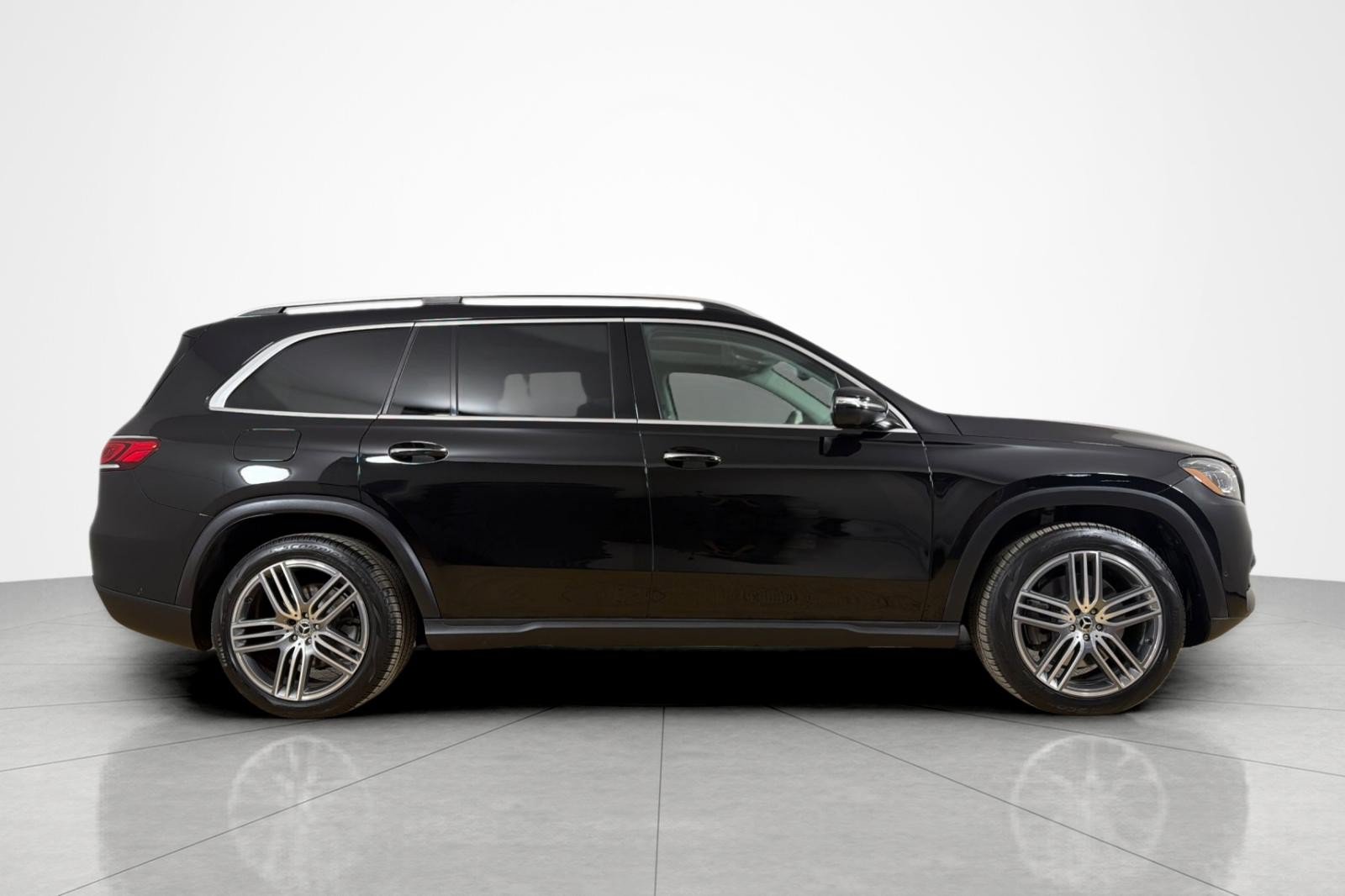 Used 2023 Mercedes-Benz GLS 450 4MATIC image 6