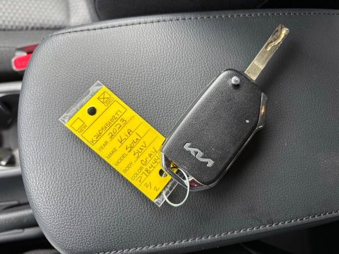 Used 2023 Kia Soul LX FWD image 31