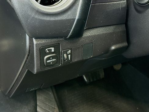 Used 2018 Toyota Corolla LE FWD image 16