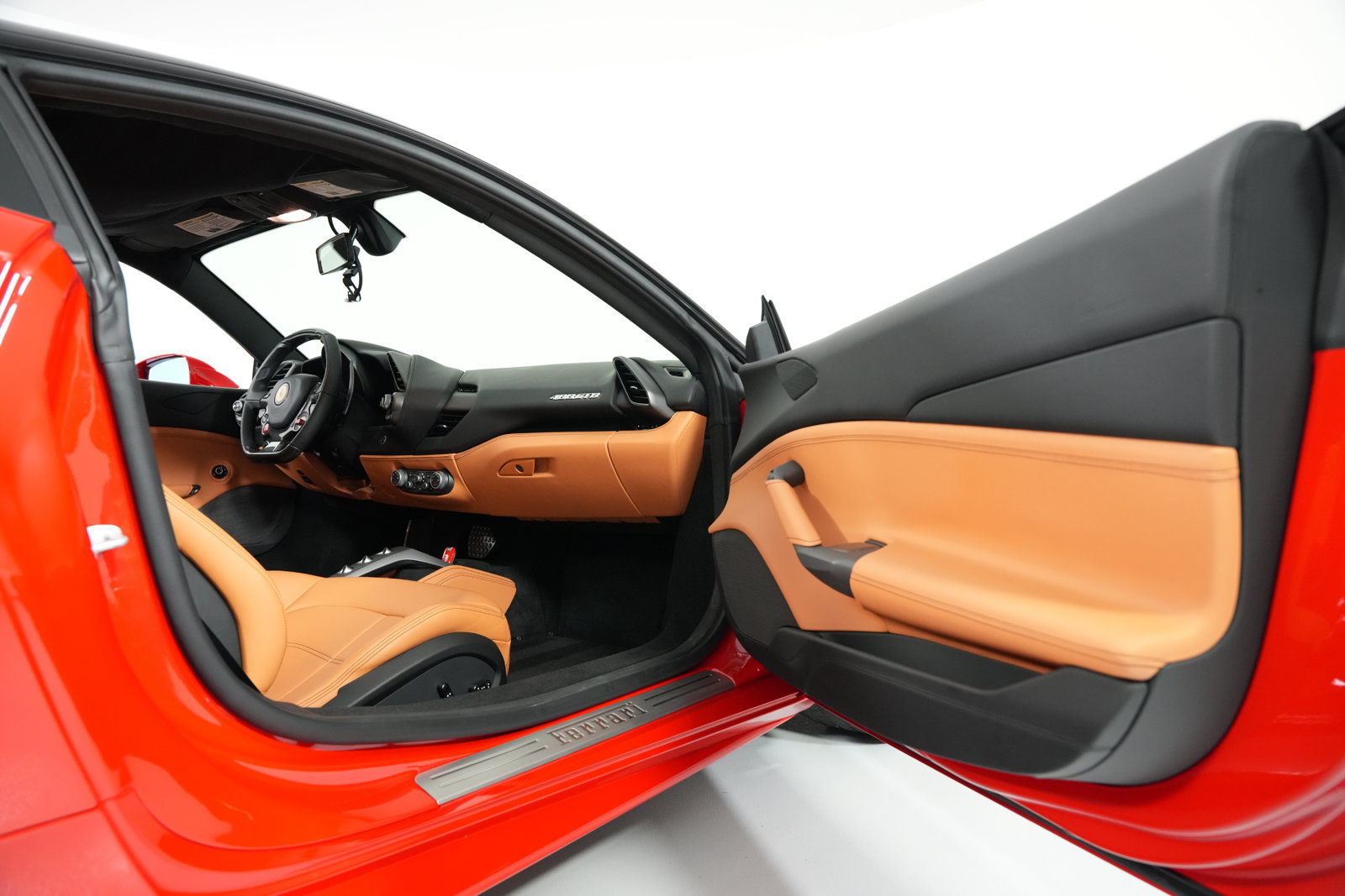 Used 2016 Ferrari 488 GTB RWD image 30