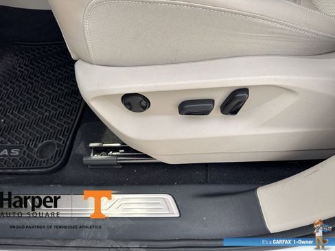 Used 2024 Volkswagen Atlas SE w/ Panoramic Sunroof Package image 18