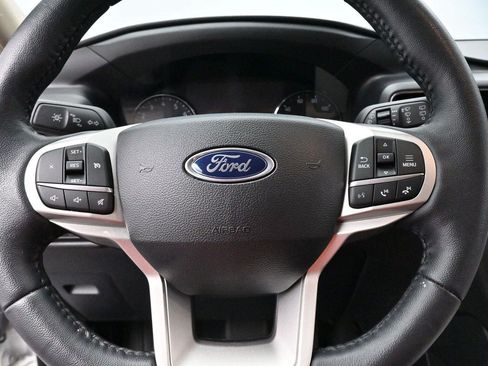 Used 2023 Ford Explorer XLT w/ Equipment Group 202A AWD/4WD image 18