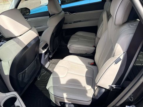 Used 2024 Hyundai Palisade Calligraphy image 8