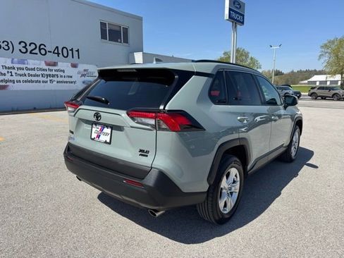 Used 2021 Toyota RAV4 XLE w/ Convenience Package AWD/4WD image 5