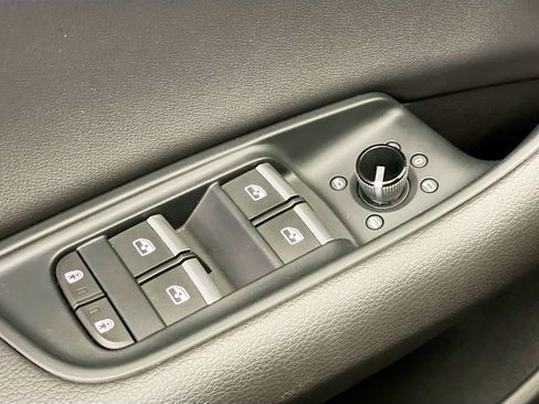 Used 2021 Audi Q8 Premium Plus image 13