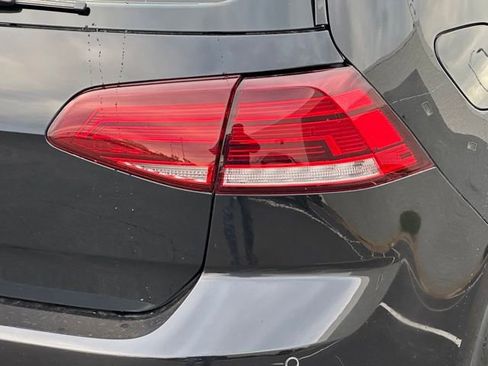 Used 2019 Volkswagen Golf R 4-Door AWD/4WD image 17