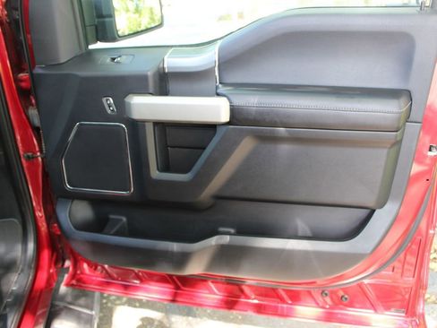 Used 2017 Ford F150 Lariat w/ Equipment Group 502A Luxury AWD/4WD image 19