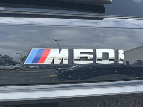 Used 2025 BMW X7 M60i w/ Executive Package image 27