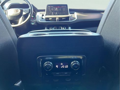 Used 2023 GMC Yukon XL SLT w/ SLT Luxury Package RWD image 33