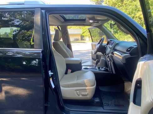 Used 2016 Toyota 4Runner Limited AWD/4WD image 53