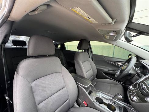 Used 2018 Chevrolet Malibu LT FWD image 43