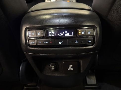 Used 2022 Hyundai Palisade Limited w/ Winter Package AWD/4WD image 23
