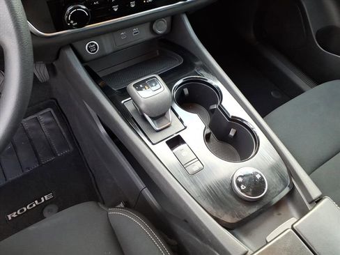 Used 2023 Nissan Rogue S image 24