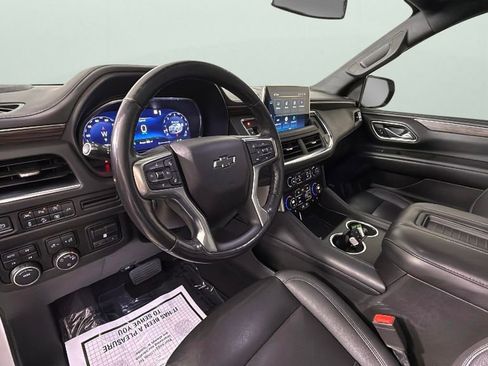 Used 2022 Chevrolet Tahoe Z71 w/ Luxury Package AWD/4WD image 18