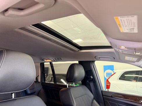 Used 2015 Mercedes-Benz GL 450 4MATIC image 32