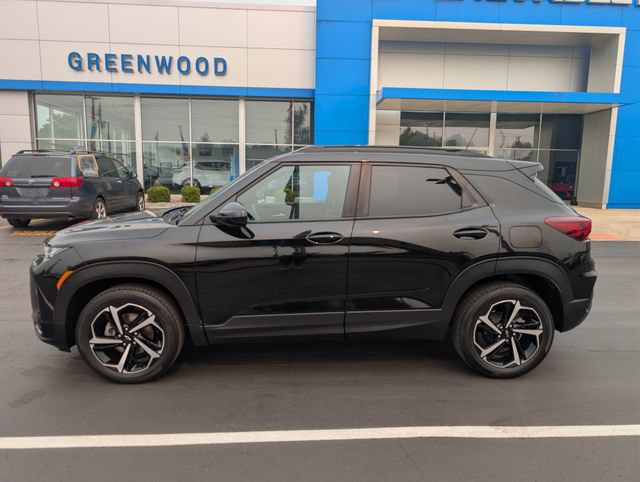 Used 2023 Chevrolet TrailBlazer RS w/ Sun and Liftgate Package AWD/4WD image 2