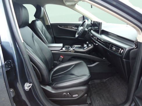 Used 2022 Lincoln Nautilus FWD image 24