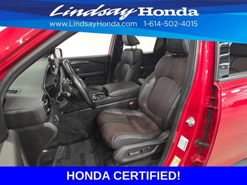 Used 2025 Honda Pilot Black Edition image 13