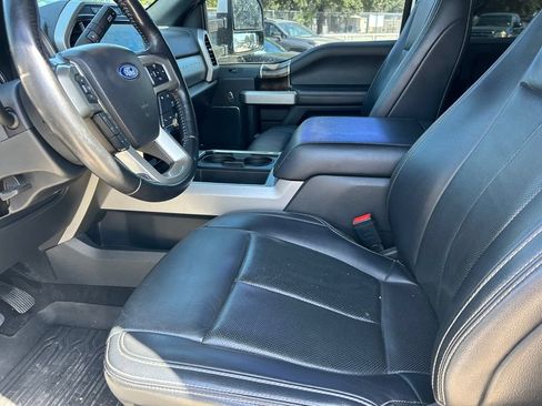 Used 2022 Ford F250 Lariat w/ Lariat Value Package AWD/4WD image 11