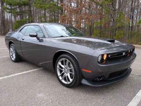 Used 2022 Dodge Challenger GT image 2