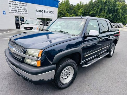 Used 2006 Chevrolet Avalanche LS w/ Sun And Sound Package AWD/4WD image 1