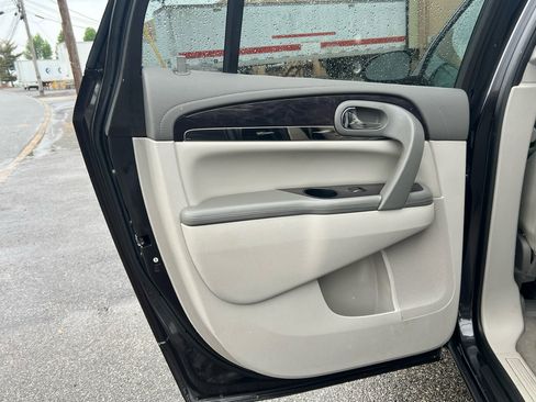 Used 2017 Buick Enclave Leather image 21