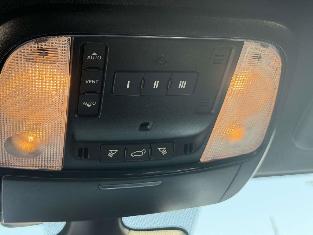 Used 2025 Dodge Durango GT AWD/4WD image 31