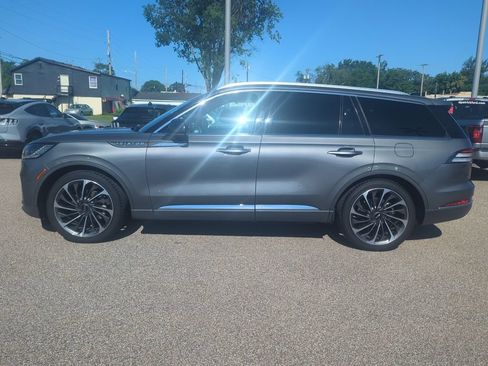 Used 2025 Lincoln Aviator Reserve w/ Equipment Group 201A AWD/4WD image 4