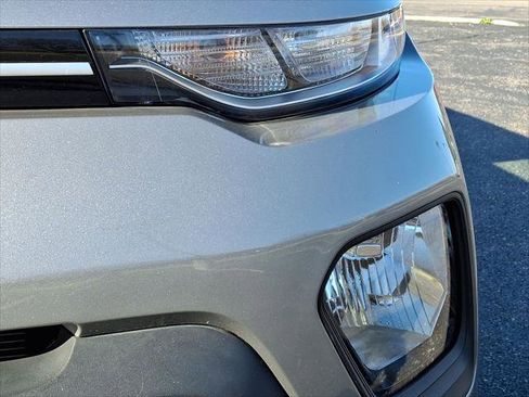 Used 2022 Kia Soul LX FWD image 27
