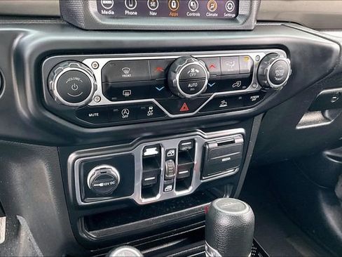 Used 2023 Jeep Gladiator Overland image 23