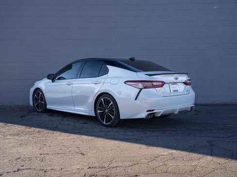 Used 2019 Toyota Camry XSE image 3