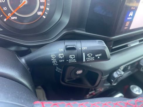 Used 2024 Jeep Wrangler Unlimited Rubicon image 26