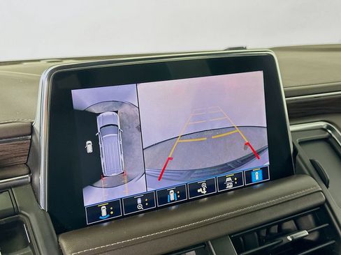 Used 2021 Chevrolet Suburban Z71 w/ Z71 Off-Road Package image 10