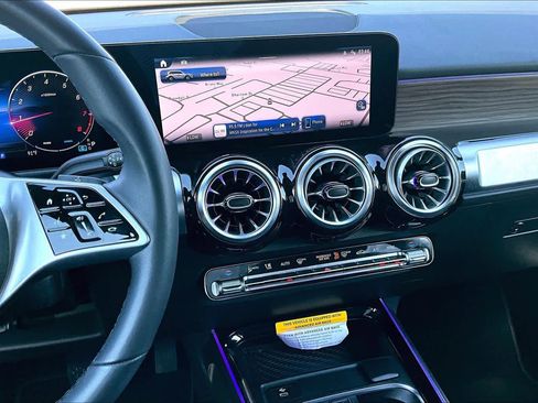 Certified 2025 Mercedes-Benz GLB 250 image 7