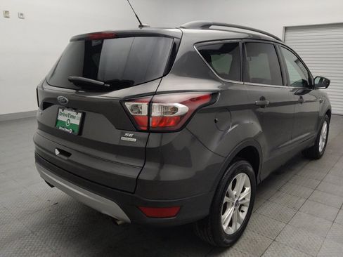 Used 2018 Ford Escape SE FWD image 9