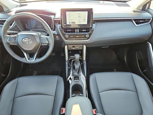 Used 2025 Toyota Corolla Cross XLE w/ Convenience Package AWD/4WD image 11