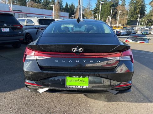Used 2021 Hyundai Elantra SEL image 5