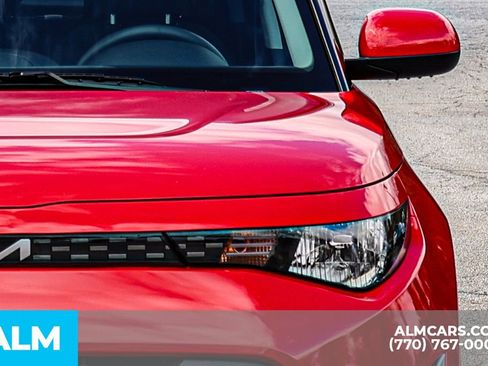 Used 2025 Kia Soul LX w/ LX Technology Package FWD image 16